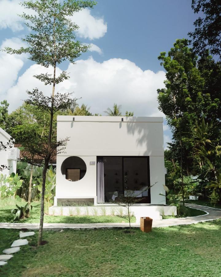 Вилла The Volter Yogyakarta Ngingas Экстерьер фото